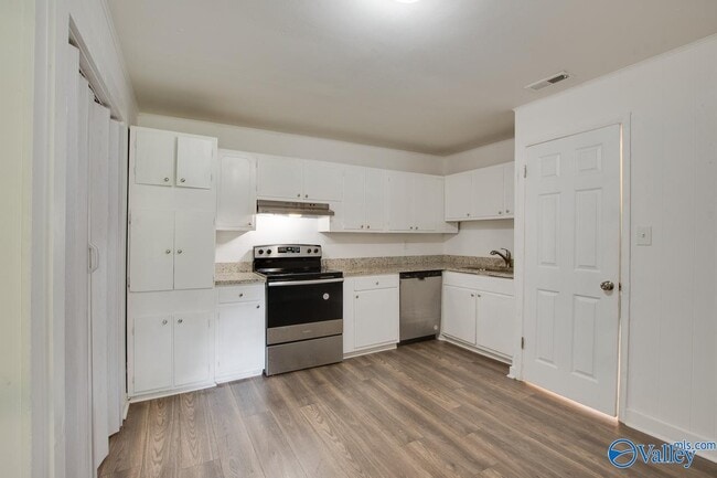 Building Photo - 3503 Dubose St SW