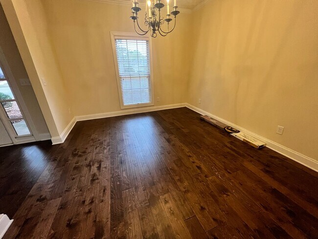 Building Photo - Gardens at Gatewood Townhome