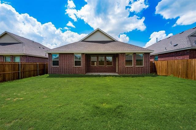 Building Photo - 1833 Lake Grove Dr