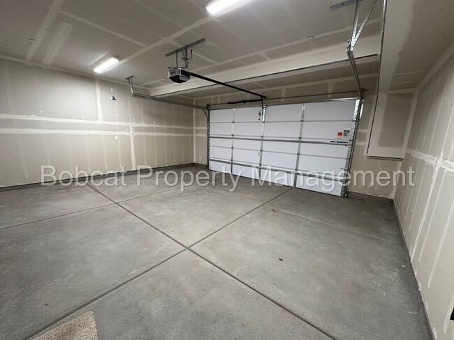 Building Photo - 862 Furlong Dr