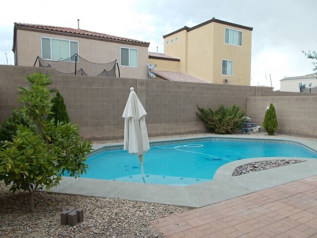 Building Photo - Welcome to your perfect summer retreat!