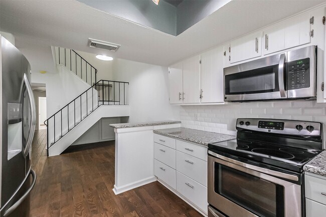 Building Photo - 5005 Georgi Ln