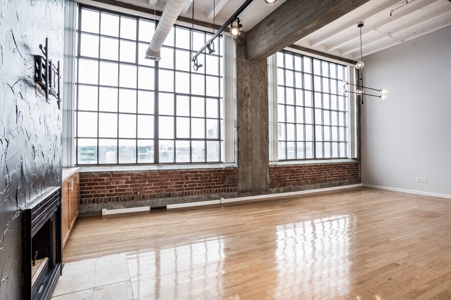 Building Photo - 611 N Park Ave