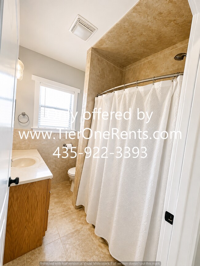 Building Photo - This property offers a NO DEPOSIT option available for qualified renters!