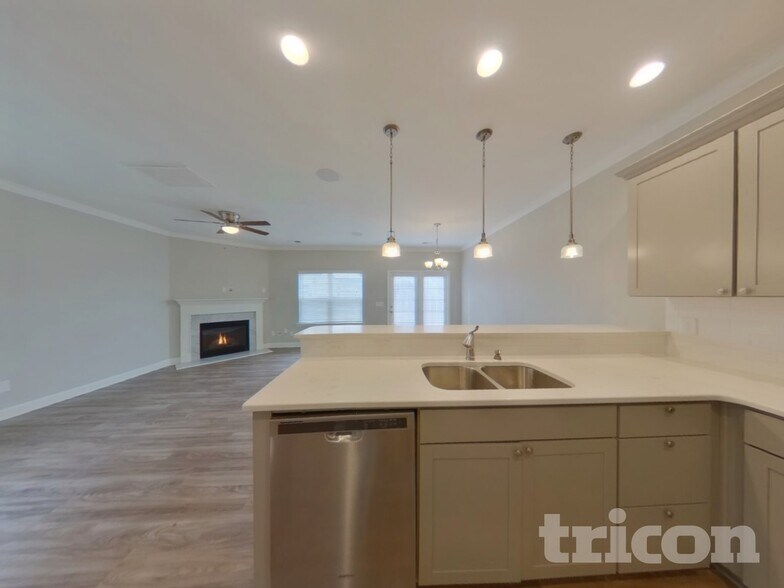 Building Photo - 1138 Bergenfield Ln