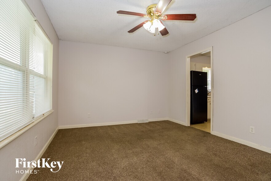 Building Photo - 4310 Ditzler Ave