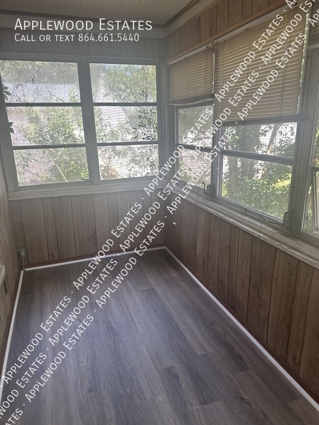 Building Photo - 114 Brookside Rd