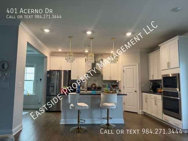Building Photo - 401 Acerno Dr