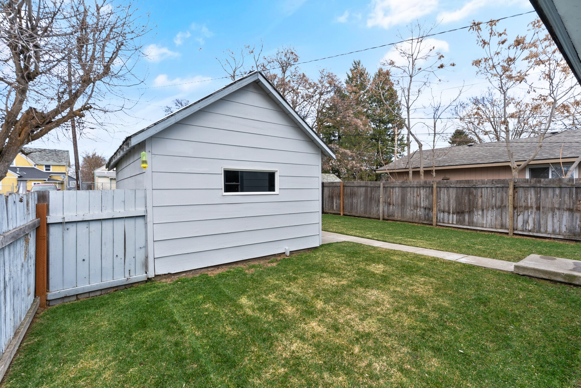 Building Photo - 2124 W College Ave