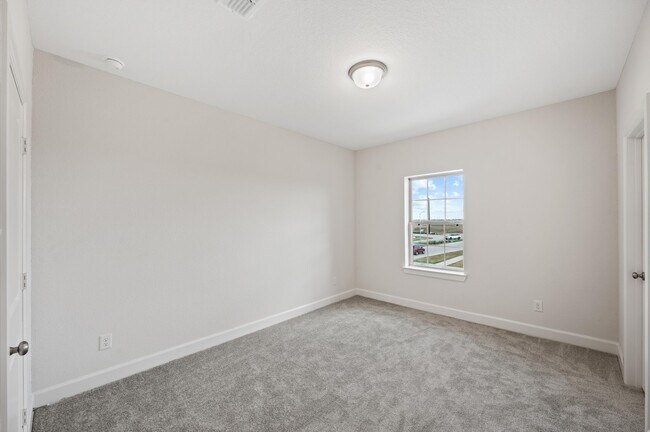 Building Photo - 5702 Diamond Dust Dr