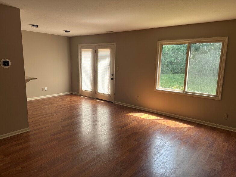 Building Photo - 9225 Sea Pine Ln