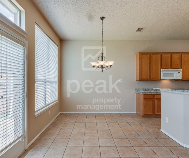 Building Photo - $2600! Beautiful 3 Bed, 2 Bath home in desirable PLANO! Tour Now!