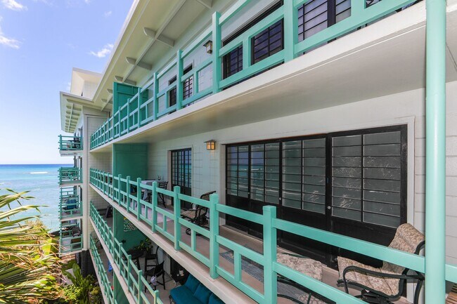 Building Photo - 2957 Kalakaua Ave