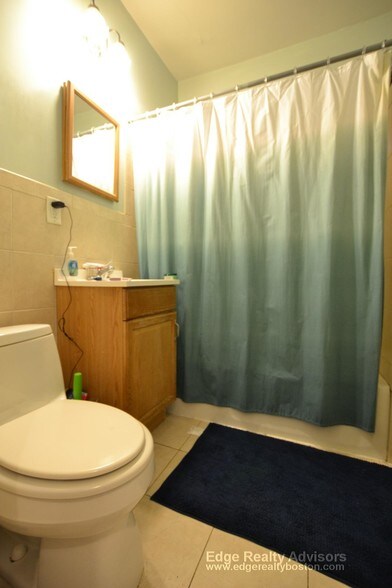 Building Photo - 548 Washington St