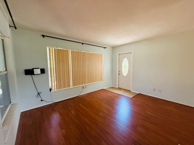 Building Photo - Home in Seminole for rent