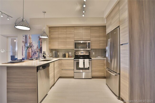 Building Photo - 8217 SW 72nd Ave
