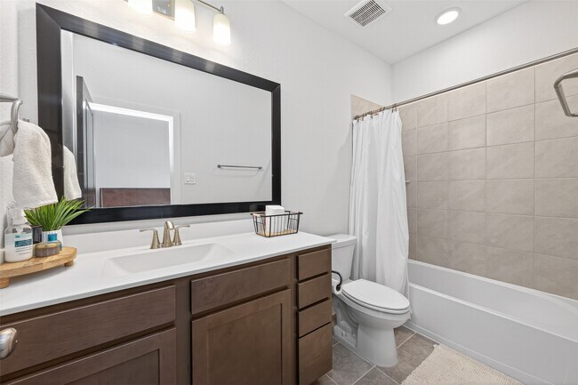 Building Photo - 14327 Vis Vw Dr