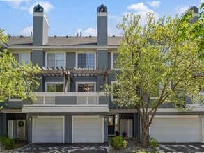 Building Photo - 15625 24th Ave N