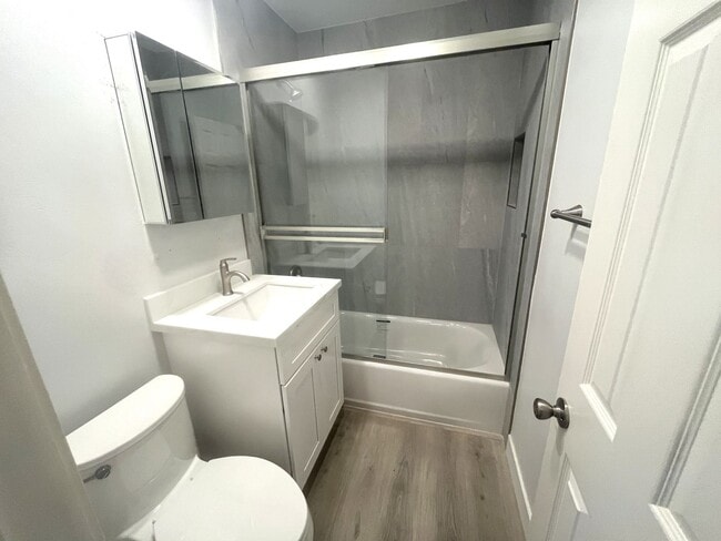 Building Photo - 519 Stratford Ct