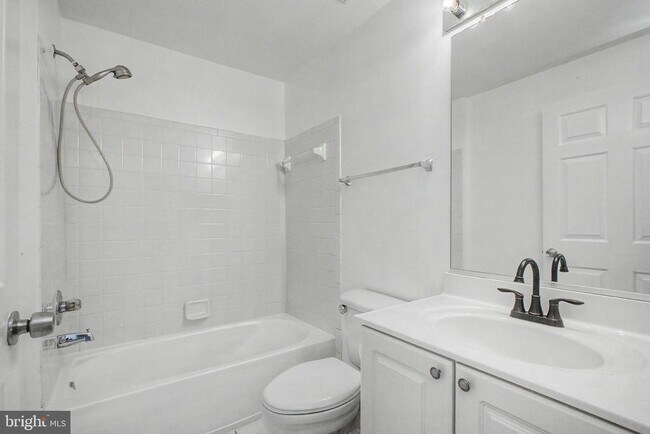 Building Photo - 2711 Bellforest Ct