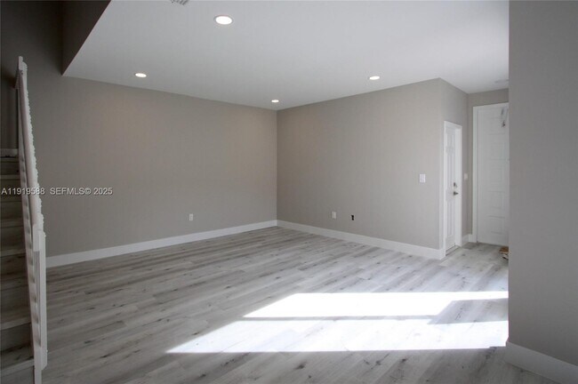 Building Photo - 935 Lemonwood Ct