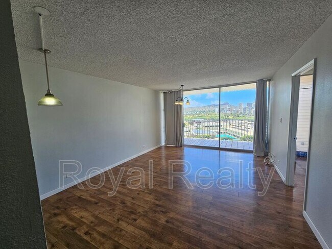 Building Photo - 2439 Kapiolani Blvd