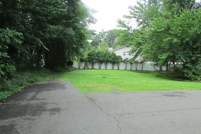 Building Photo - 74 B Demarest Ave