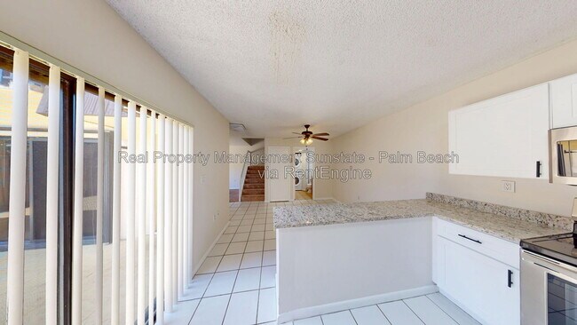 Building Photo - 1118 11th Ct