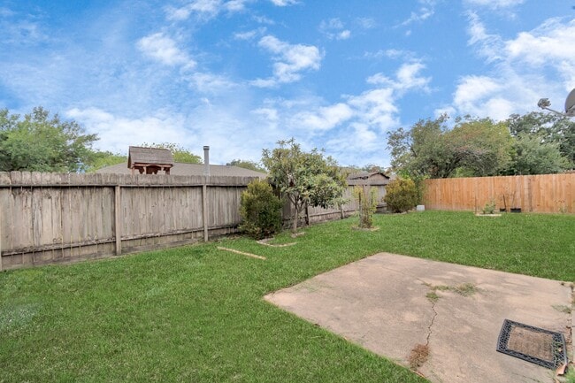 Building Photo - 13411 Splintered Oak Dr