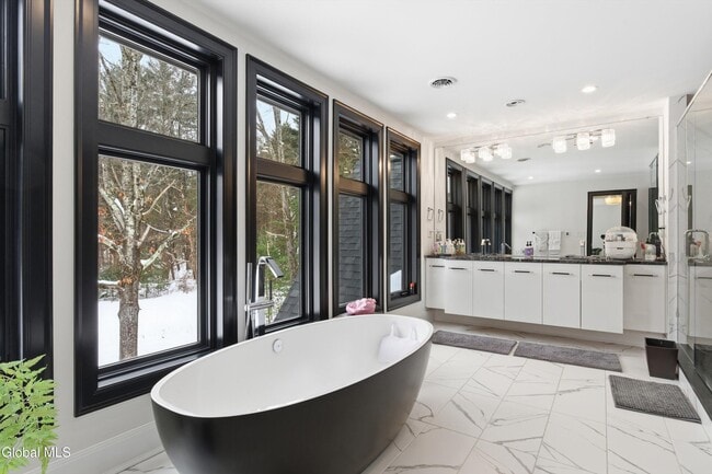 Building Photo - 15 Joshua Rd