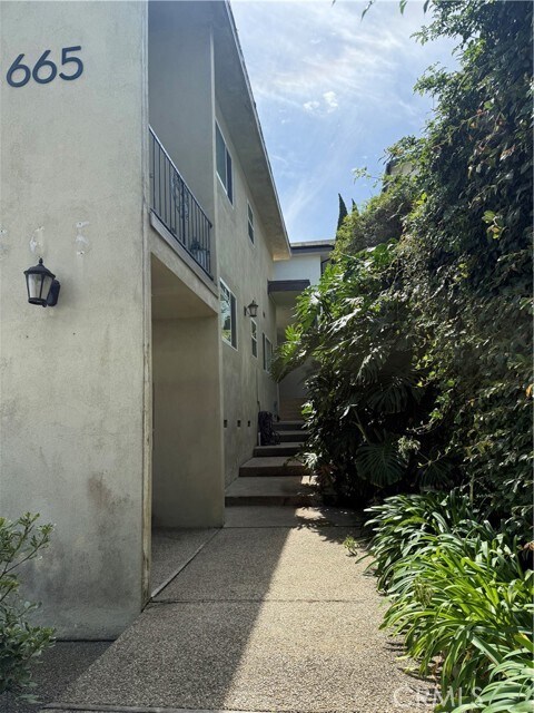 Building Photo - 665 W 34th St