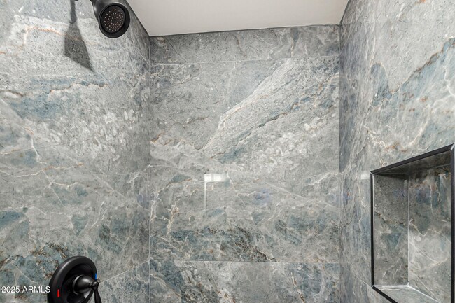 Building Photo - 12005 N Panorama Dr