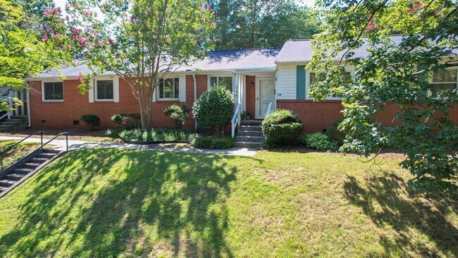 Building Photo - Charming 2BR Condo in Greensboro