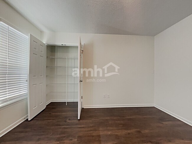 Building Photo - 4157 S Woodtrail Ln