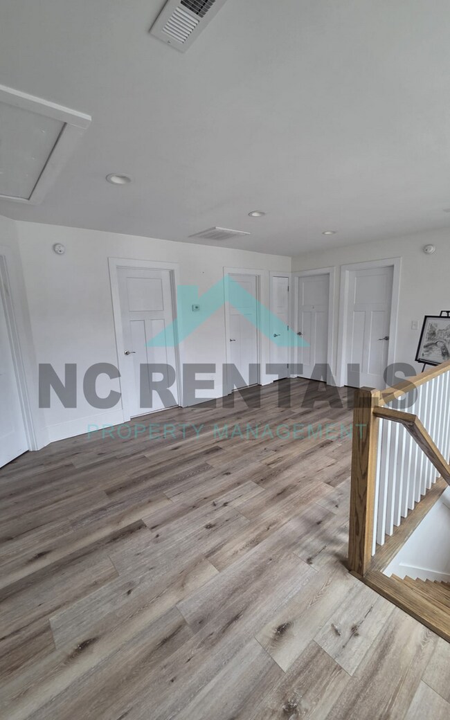 Building Photo - 1501 E Jones St