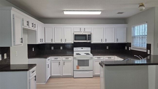 Building Photo - 4121 Mallow St