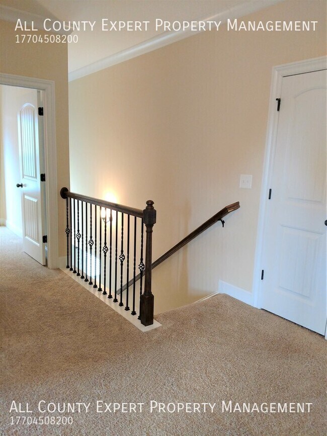 Building Photo - 5065 Rialto Way
