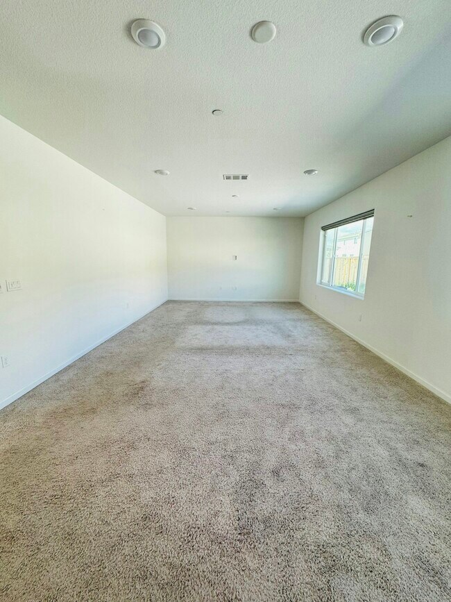 Building Photo - 5348 Knights Valley Lane