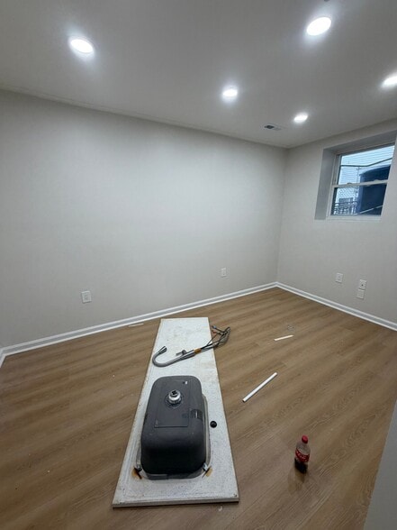 Building Photo - 167 N Grove St