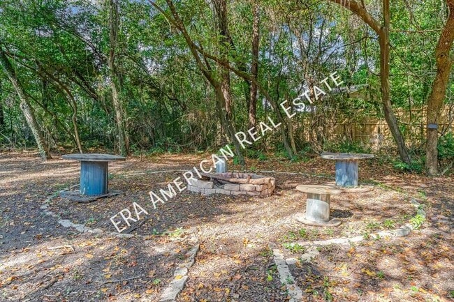 Building Photo - 2037 Lewis Turner Blvd