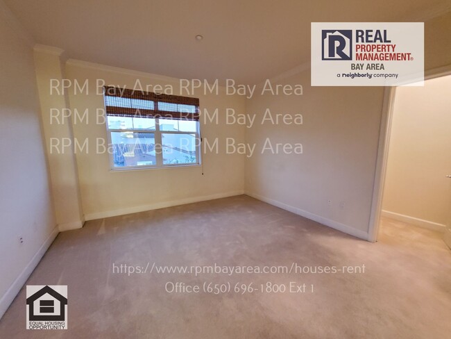 Building Photo - December Rent Special: 2 Bedroom 2.5 Bathr...