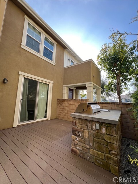 Building Photo - 789 E Sierra Madre Ave