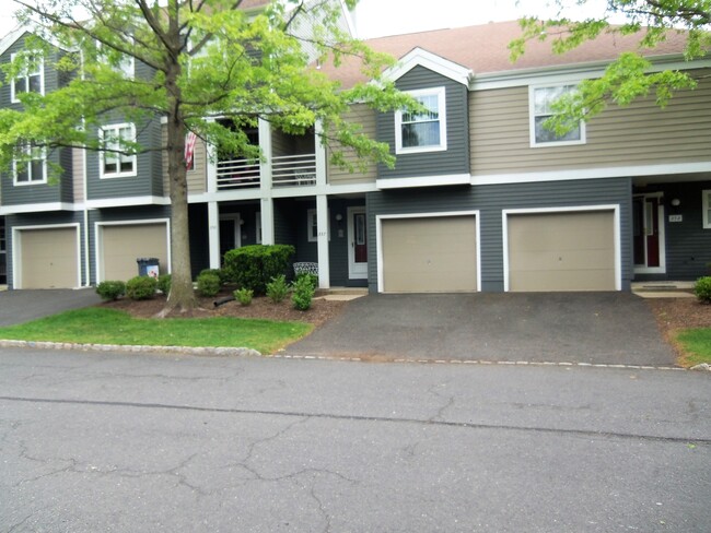 Townhouse Front - 357 Greenfield Rd