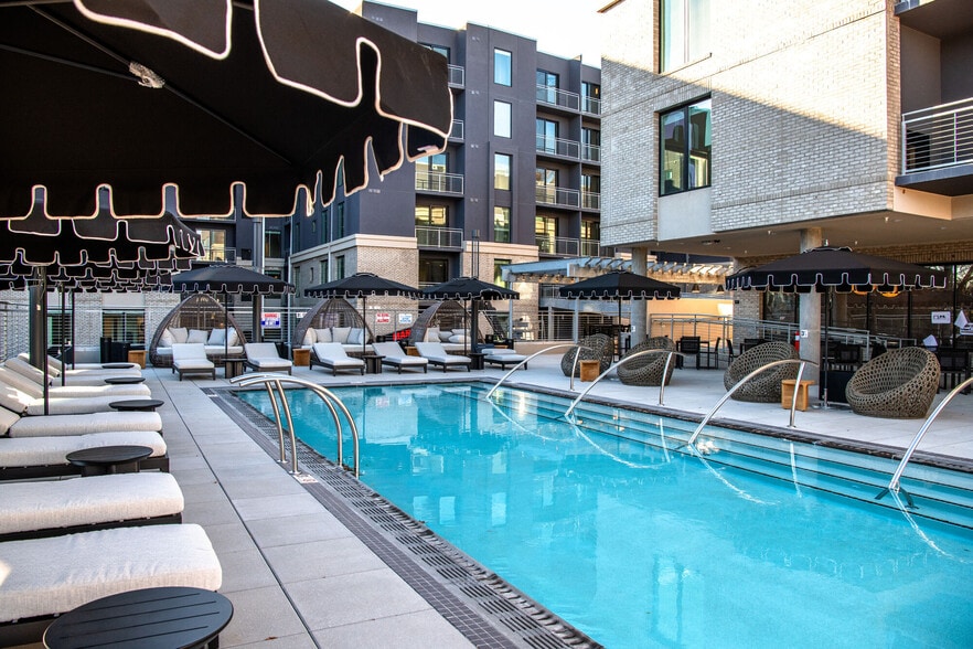 The Seventeen Hundred on East apartments — community photo - The Seventeen Hundred on East