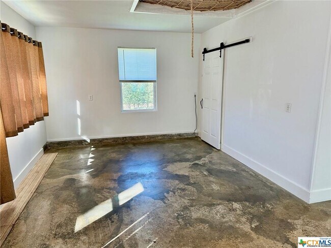 Building Photo - 1419 Alamo St