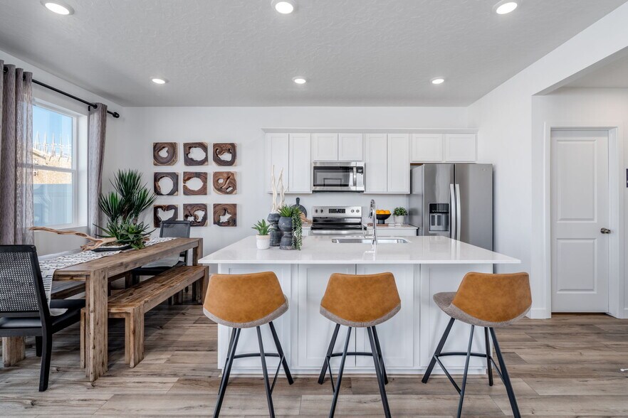 Building Photo - 1566 N Summer Spgs Cv