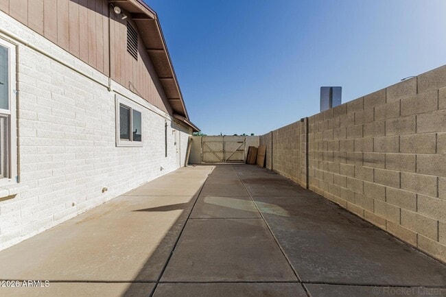 Building Photo - 6850 W Cholla St