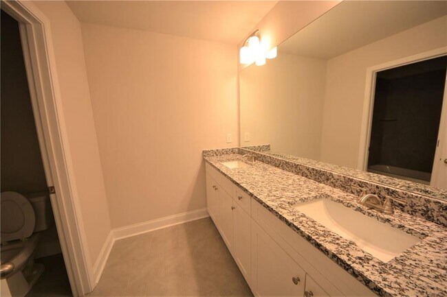 Building Photo - 246 Hellen Vly Dr