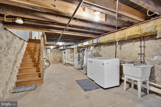 Building Photo - 2645 Bainbridge St