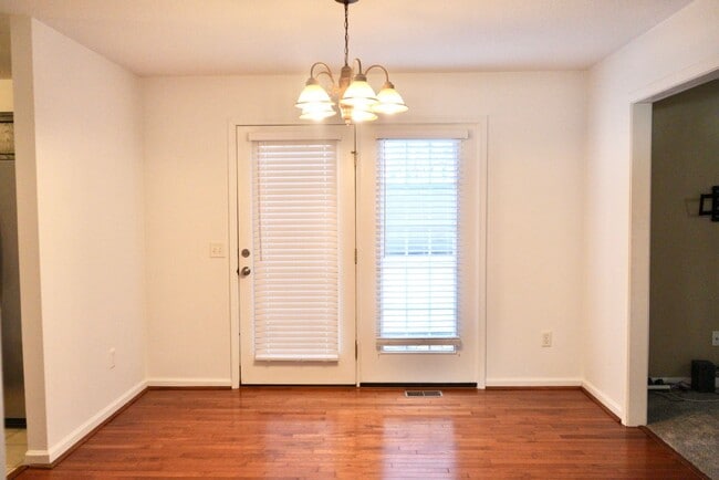 Building Photo - 3 Bedroom House Available Near Gordonsville